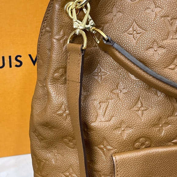 Louis Vuitton Metis Hobo Empreinte Handbag - Picture 4 of 16
